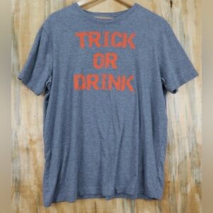 Trick Or Drink Halloween Men’s‎ T-shirt Size Large